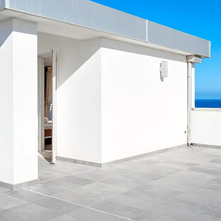 Marconi 12 Attico Гольфо-Аранчи